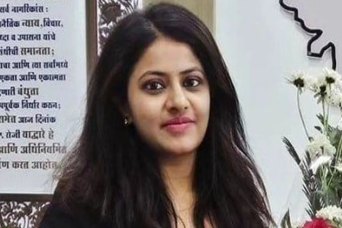  IAS Puja Khedkar 